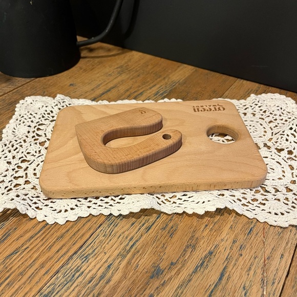 Wooden Cheese Board & Slicing Knife – Green Walnut - Picture 5 of 10